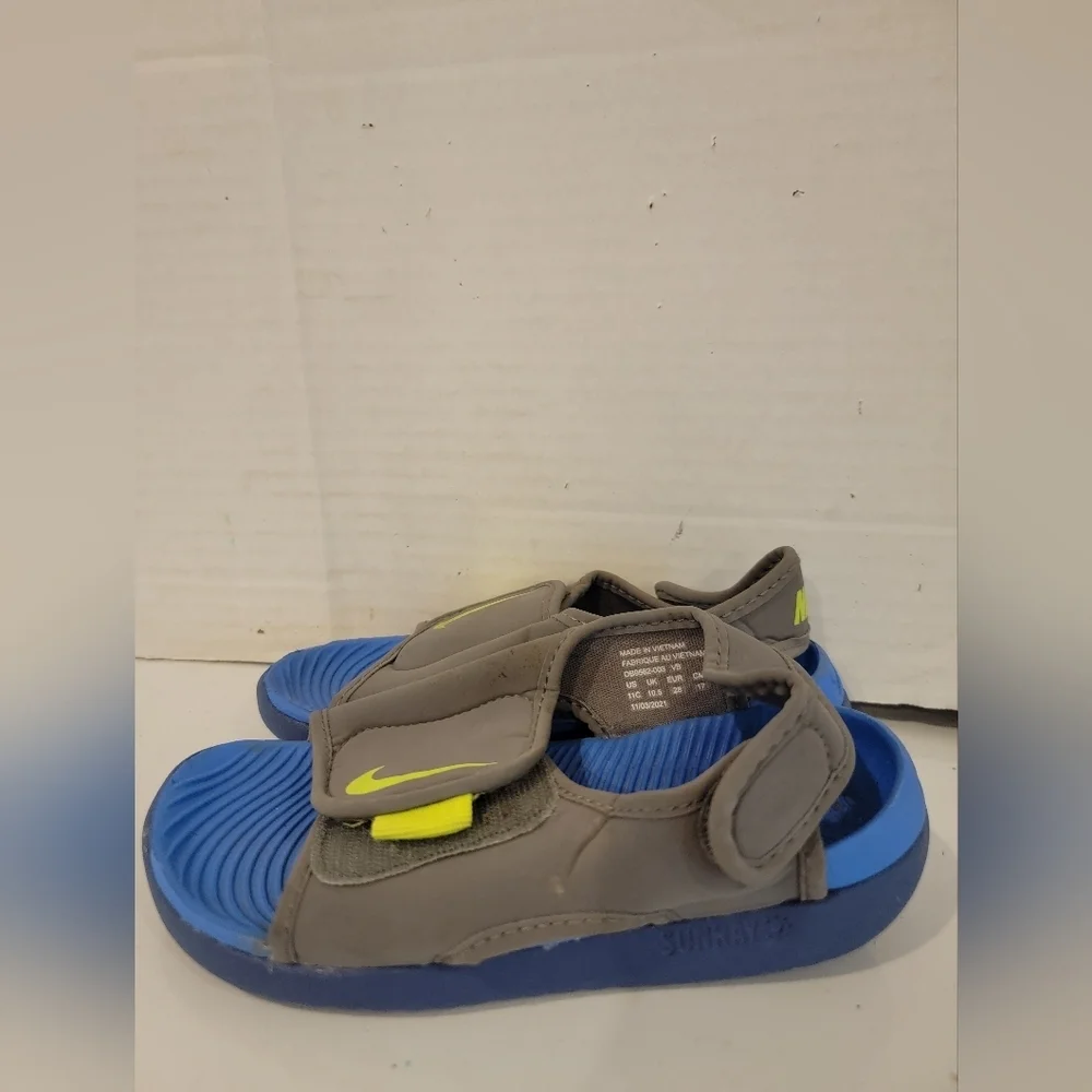 KID'S‎ NIKE SUNRAY SANDALS WITH HOOK AND LOOP CLOSURES ( sz 11)
